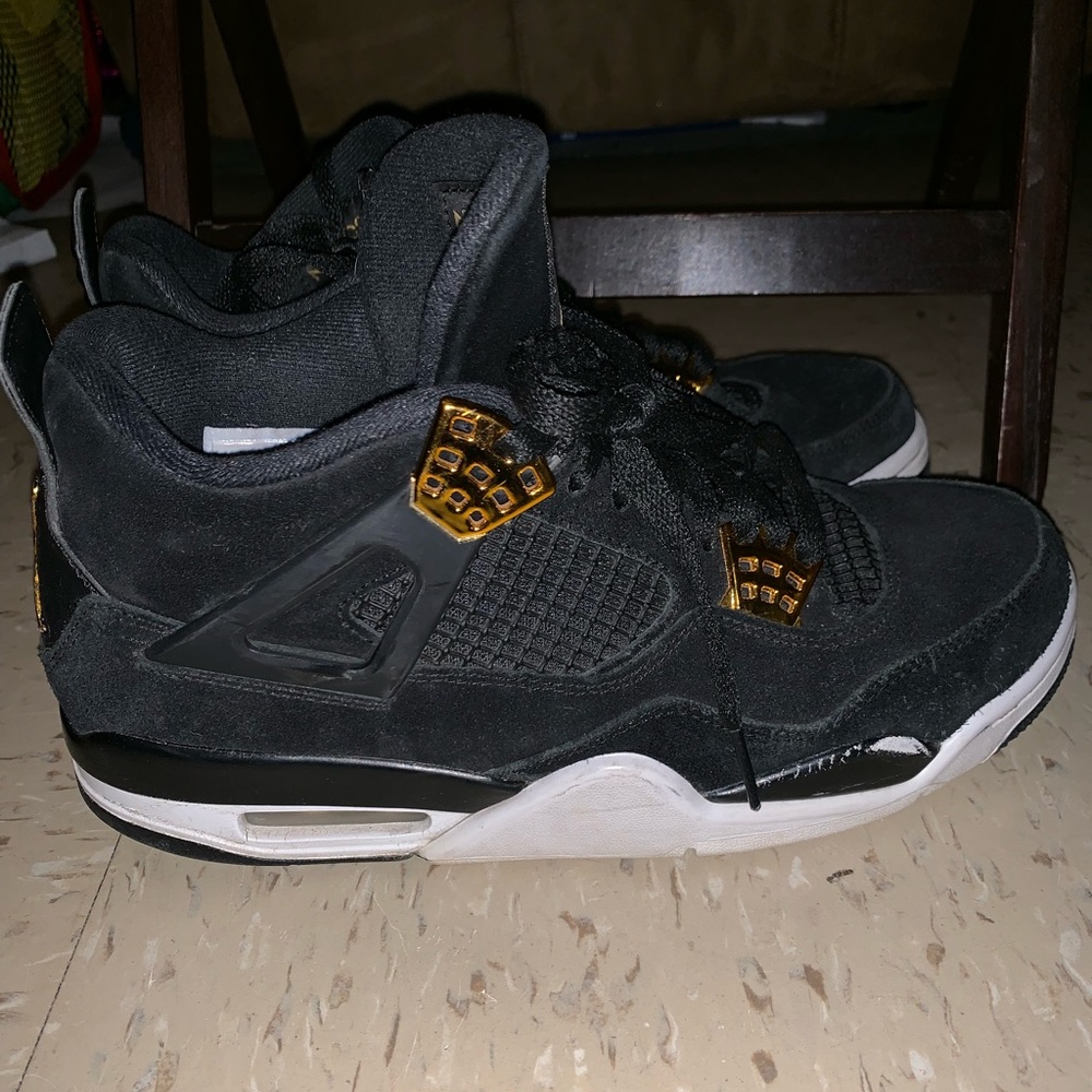 Jordan retro 4 royalty used men’s size 8
